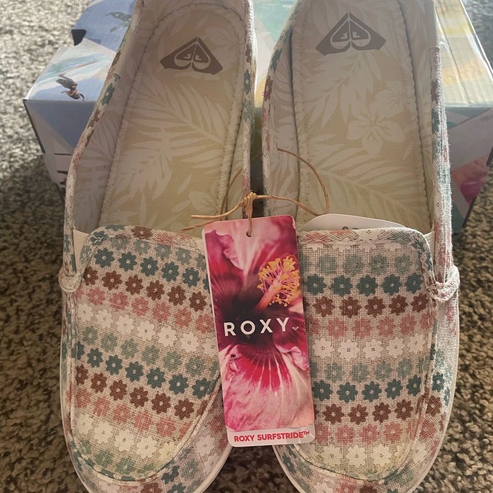 NWT Roxy Shoes size 11 - Picture 3 of 5
